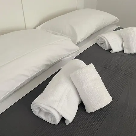 Zina - Giallo - 10 Min From Centre And Airport شقة بيرغامو