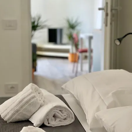 아파트 Zina - Giallo - 10 Min From Centre And Airport 베르가모